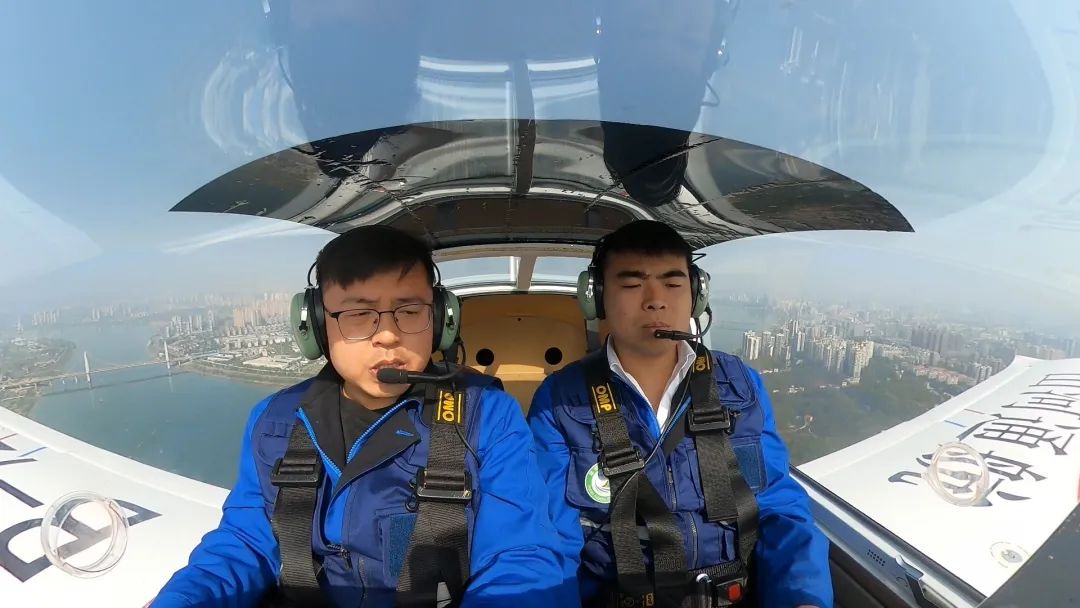 逍遥协同显身手！湖南航空应抢救援队尊龙凯时官网网址机组开展特情处置惩罚应急演练