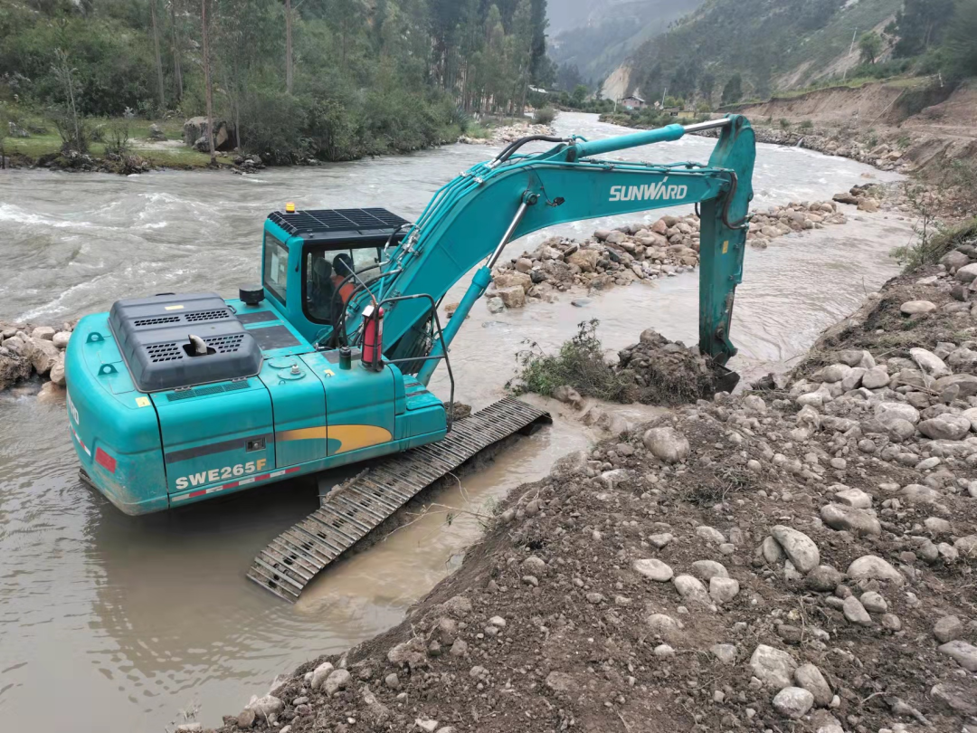 挑战天下第二高山脉！尊龙凯时官网网址智能装备助力秘鲁安第斯国家公路项目建设