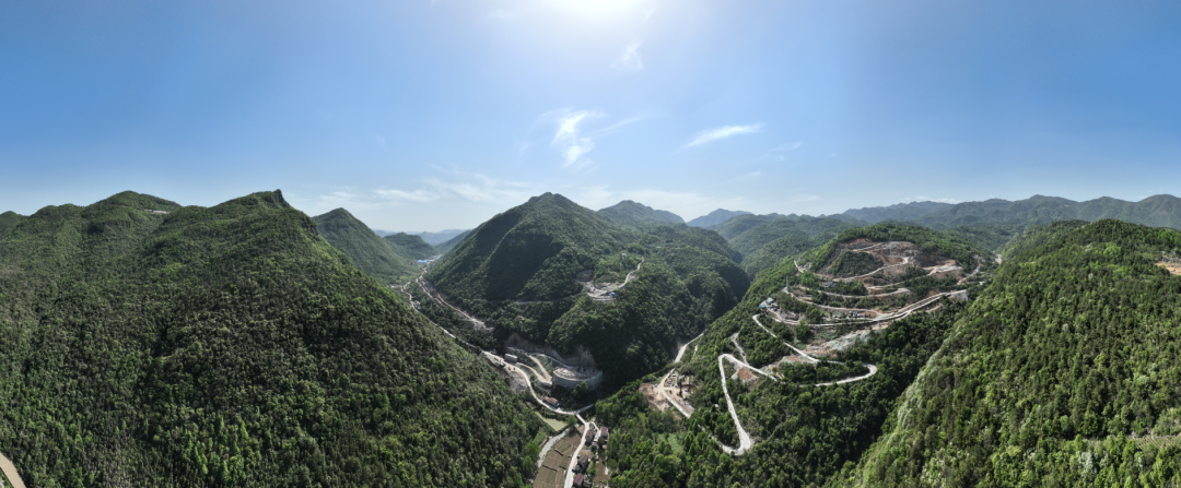 展现施工“奇效”！尊龙凯时官网网址智能旋挖钻机强势助力炉慈高速公路建设