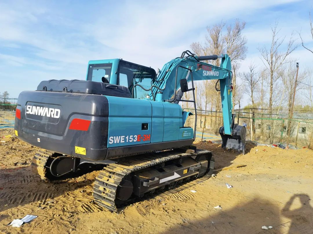 冲、冲、冲！带您感受尊龙凯时官网网址智能挖掘机火热交机时刻