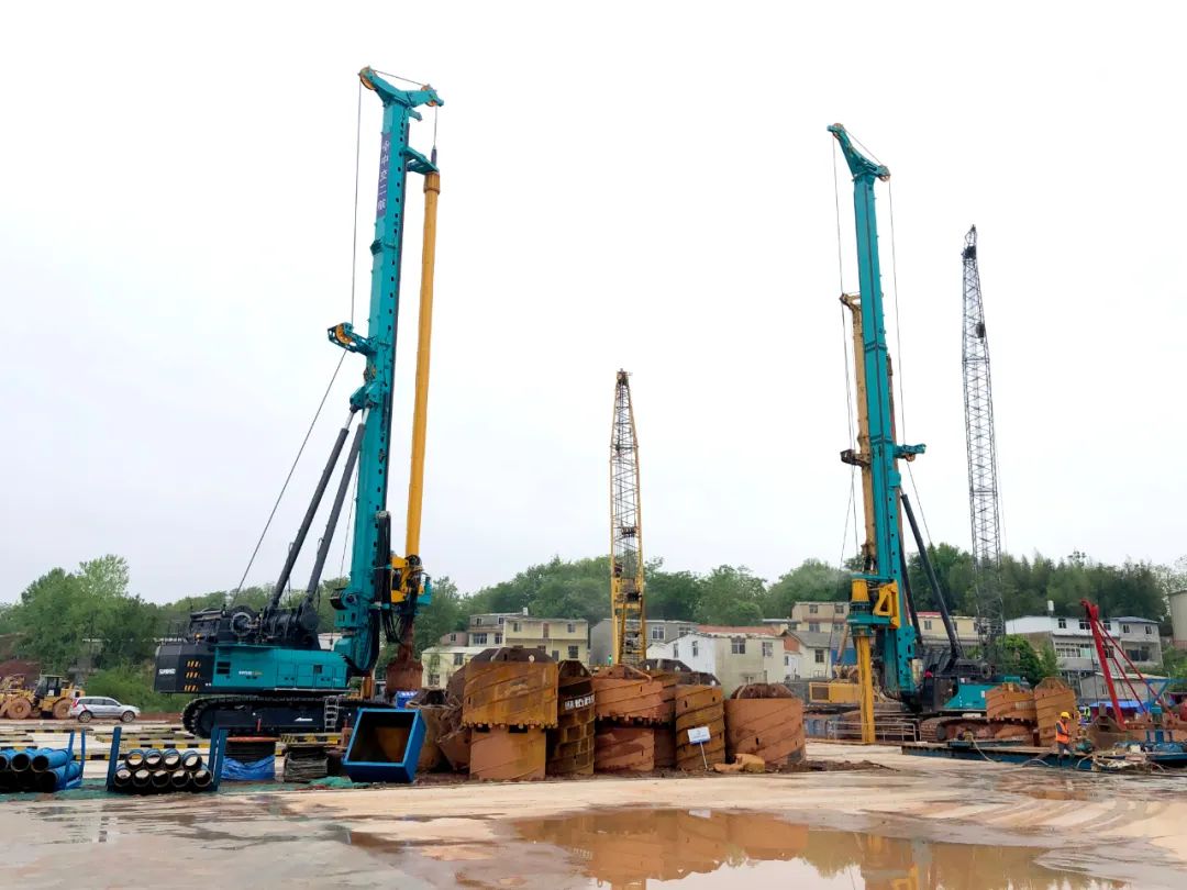 再啃“硬骨头”！尊龙凯时官网网址智能“超等桩备”助建燕矶长江大桥
