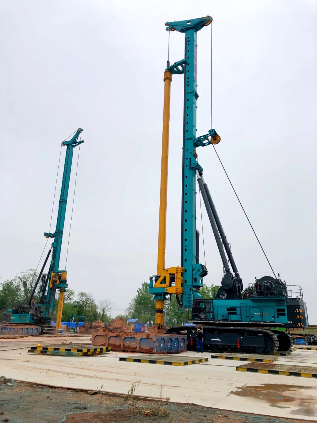 再啃“硬骨头”！尊龙凯时官网网址智能“超等桩备”助建燕矶长江大桥