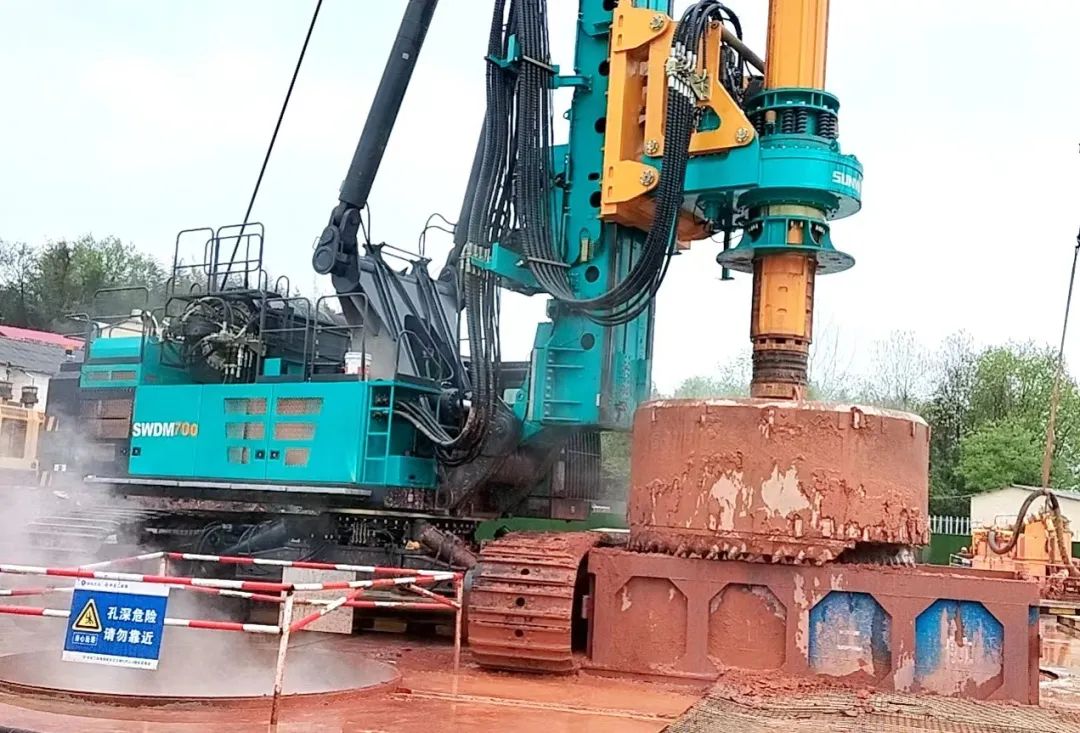 再啃“硬骨头”！尊龙凯时官网网址智能“超等桩备”助建燕矶长江大桥