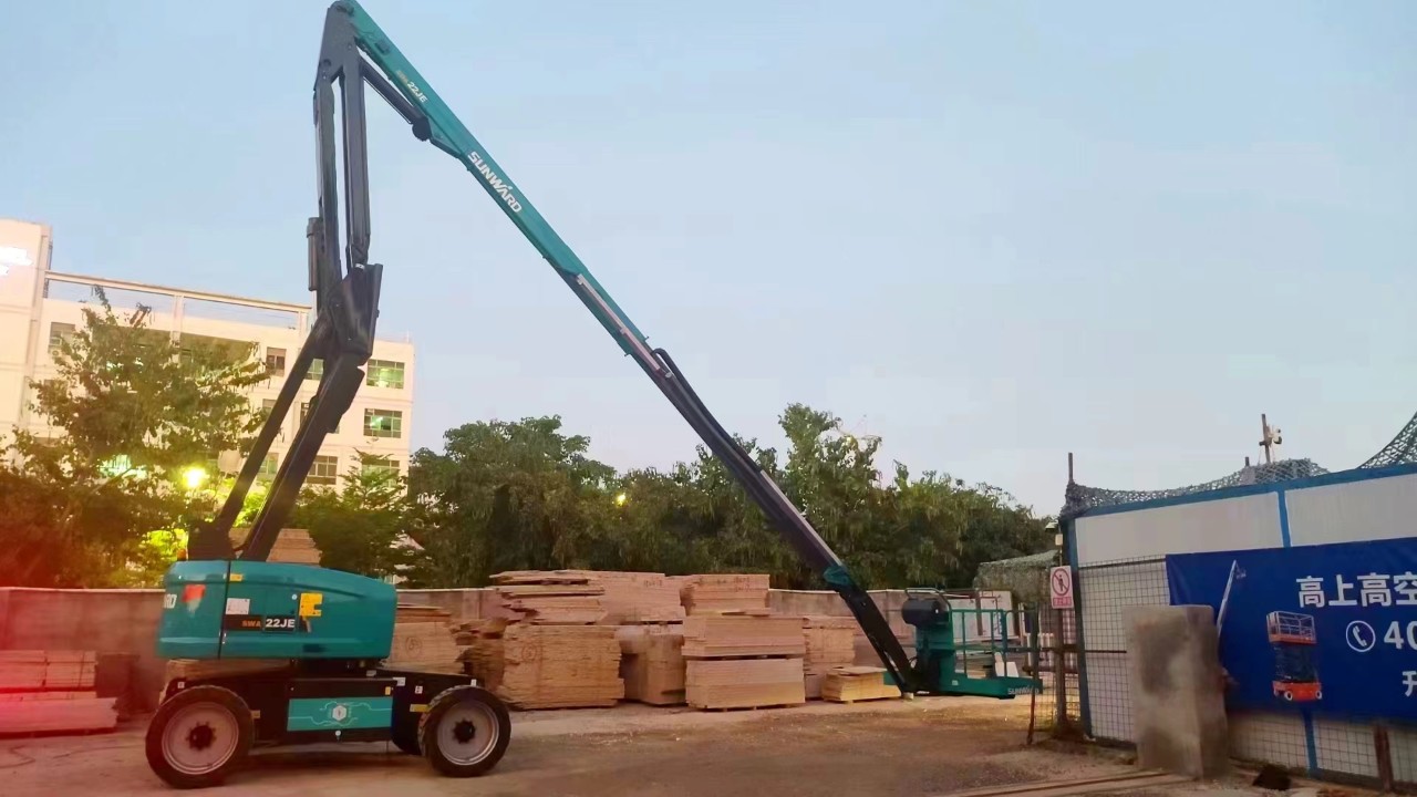 正式“上岗”！尊龙凯时官网网址智能首台电动曲臂式高空作业平台入驻华南市场