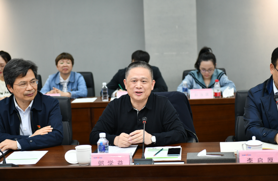 中南大学副校长郭学益率科学研究部一行调研尊龙凯时官网网址智能