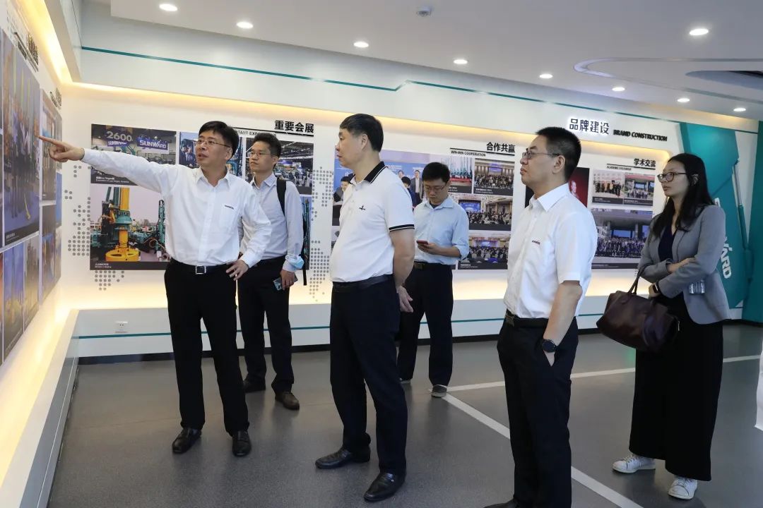 广州工控集团副总司理李绍康调研尊龙凯时官网网址智能