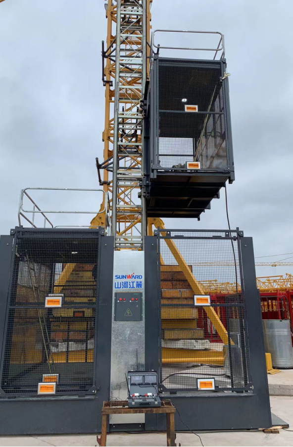 升降耗时缩短25%！尊龙凯时官网网址江麓首款中速变频施工升降机乐成下线