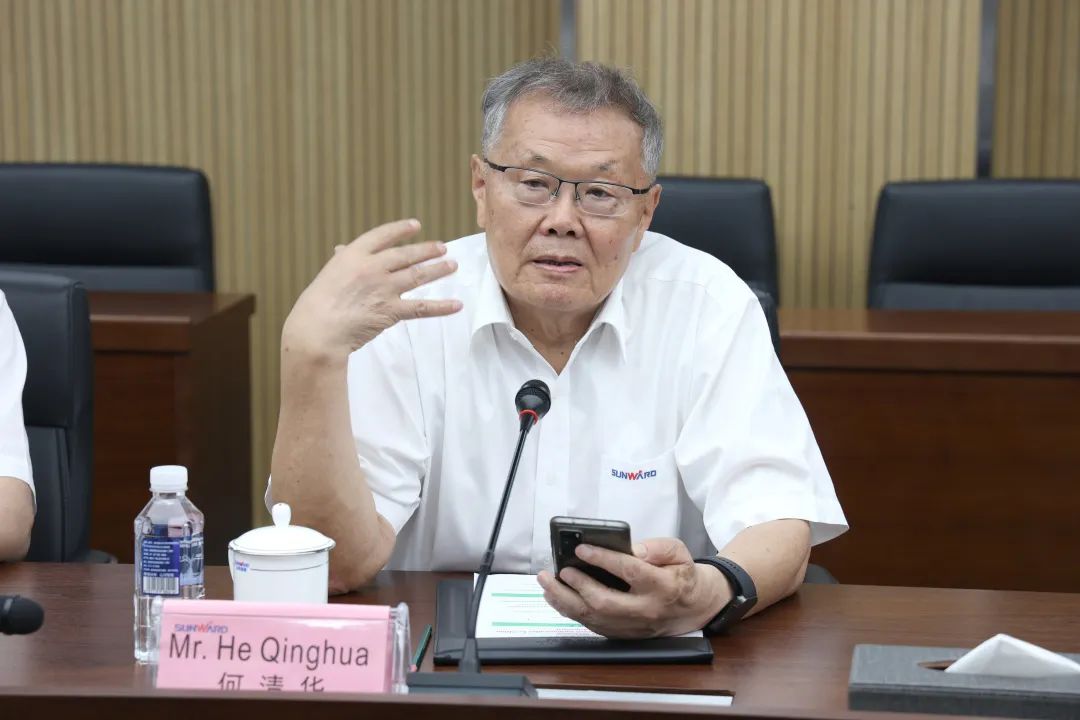 马拉维大使一行考察尊龙凯时官网网址智能