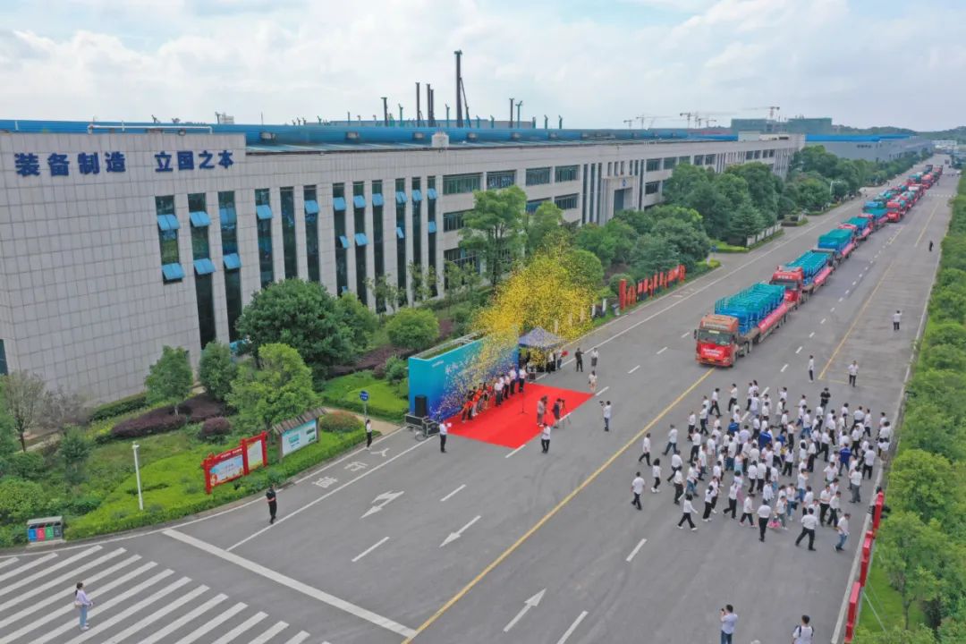 献礼二十大，再攀新高地！尊龙凯时官网网址智能高空机械装备再迎批量发货