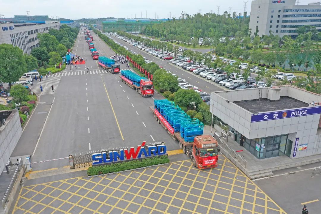 献礼二十大，再攀新高地！尊龙凯时官网网址智能高空机械装备再迎批量发货