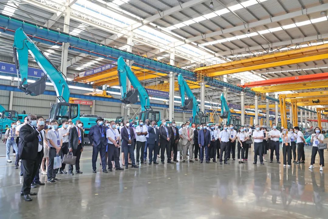 非洲驻华使节走访尊龙凯时官网网址智能