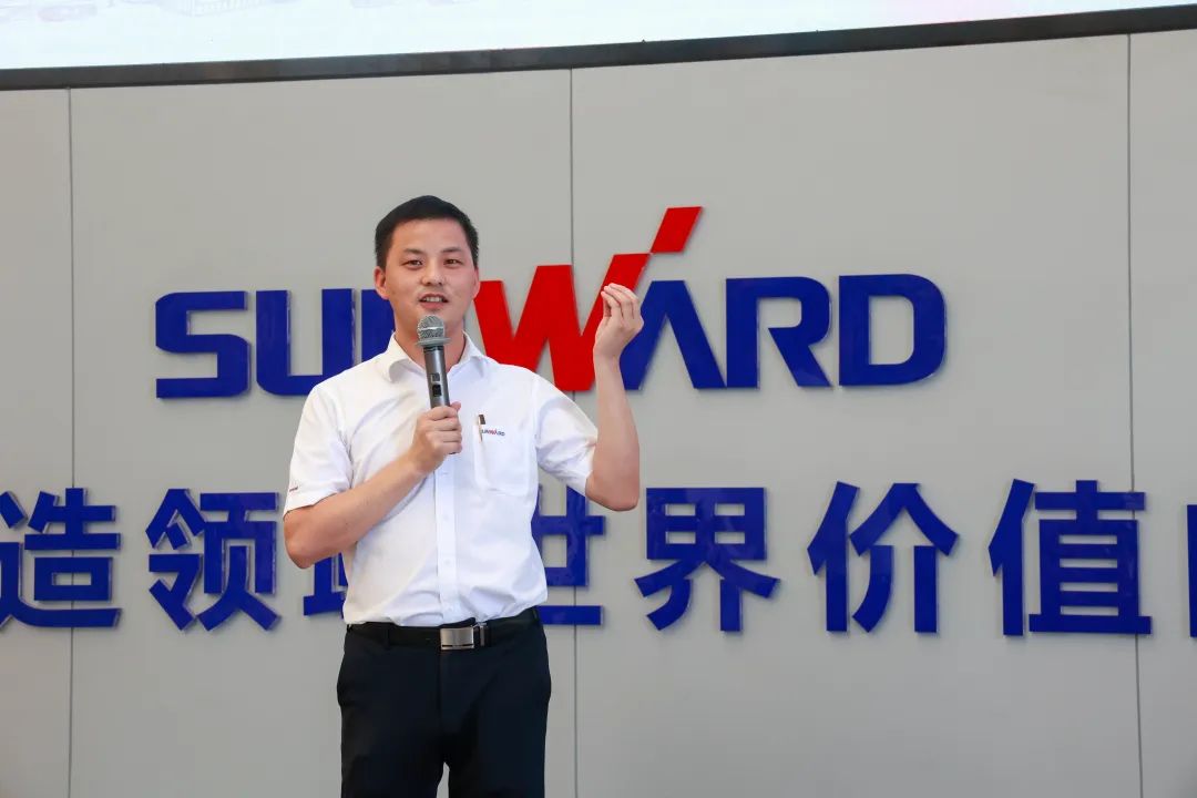 又酷又辣又炫！尊龙凯时官网网址智能第二届挖机废物来了