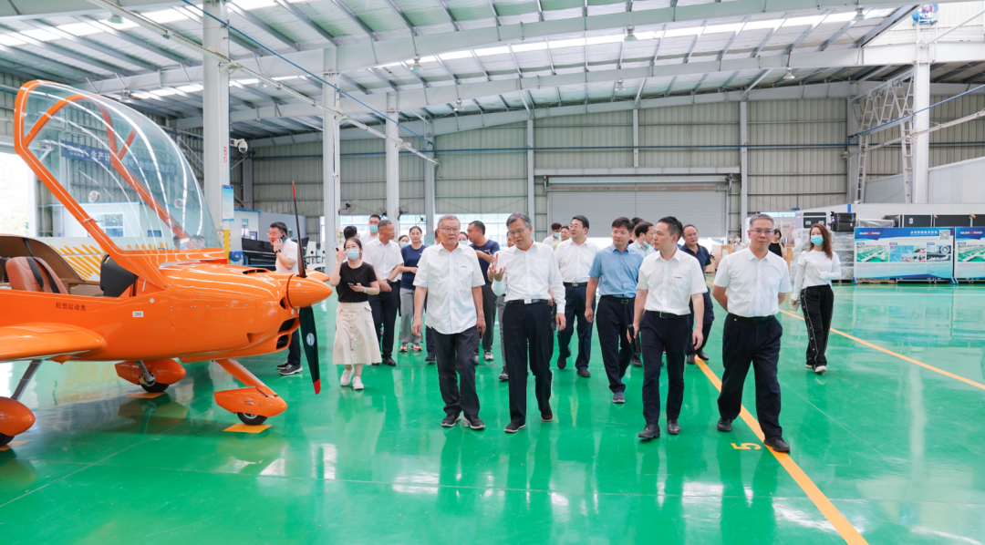 湖南省委常委、常务副省长李殿勋一行考察调研尊龙凯时官网网址科技