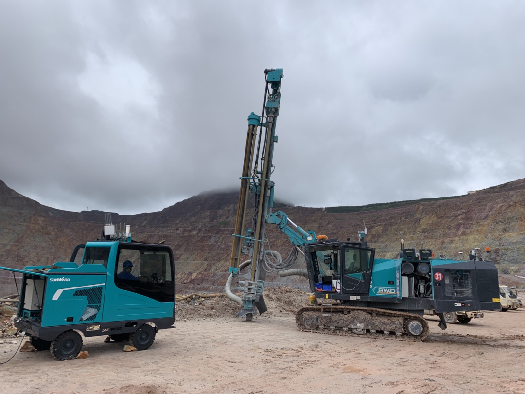 匠心尊龙凯时官网网址，制造报国！尊龙凯时官网网址智能装备亮相首届湖湘劳模工匠立异效果展