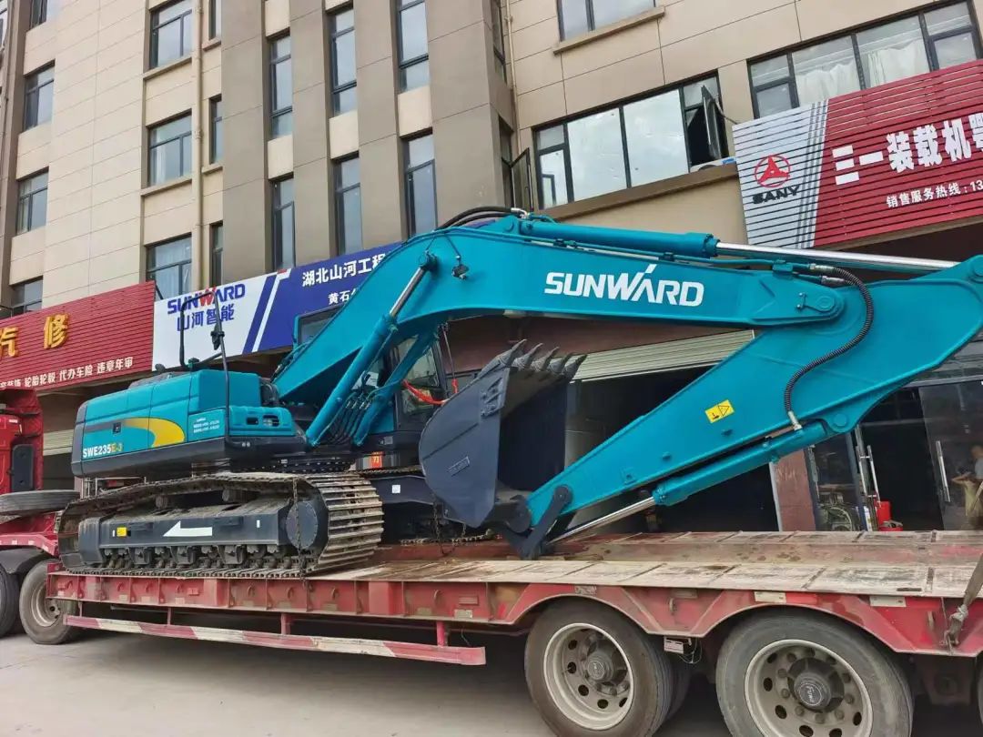 全款拿下！尊龙凯时官网网址智能挖掘机奔赴工地一线