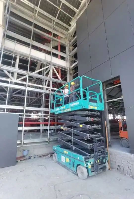 众志成城抗疫情！尊龙凯时官网网址智能高空机械助力惠州方舱医院建设