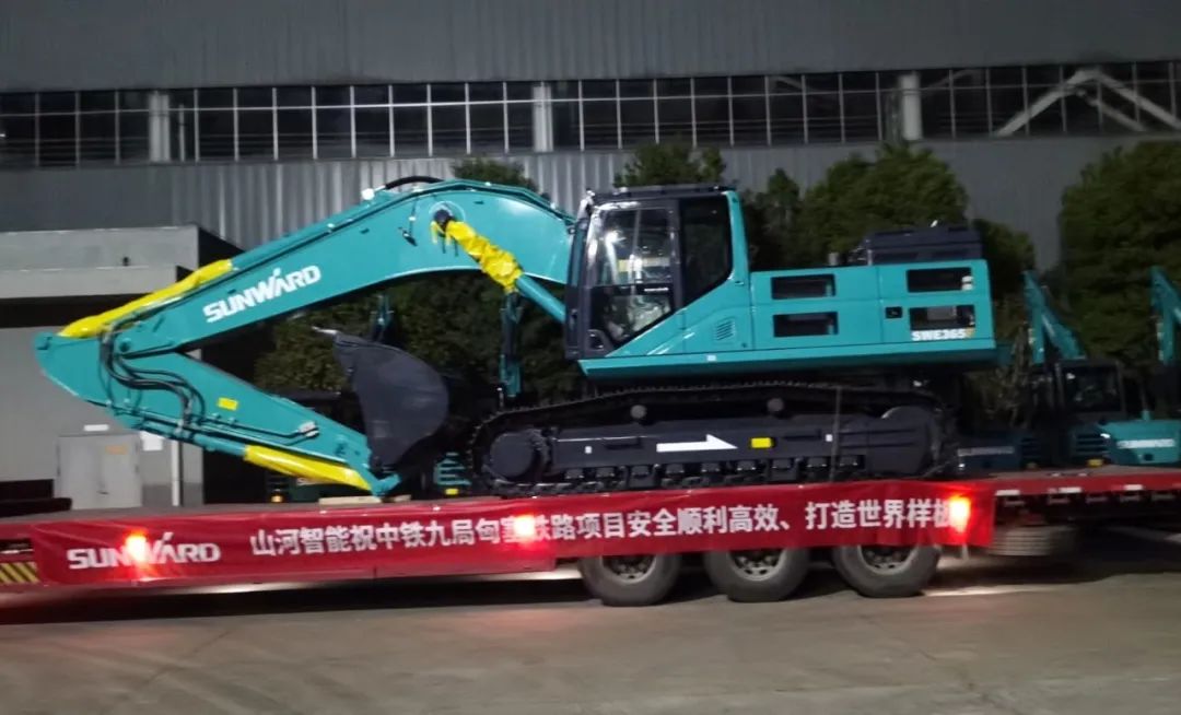 共建“一带一起”！尊龙凯时官网网址智能携手中铁九局助力匈塞铁路建设