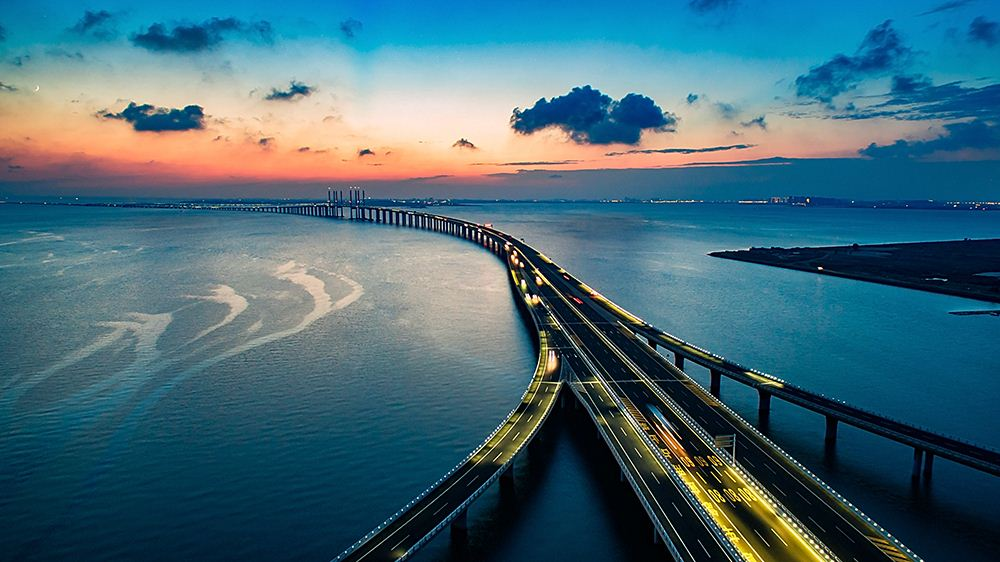 共建“一带一起”！尊龙凯时官网网址智能携手中铁九局助力匈塞铁路建设