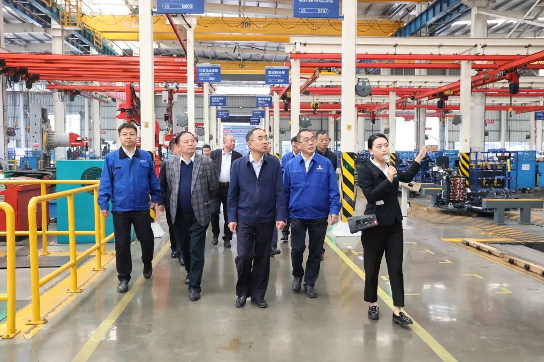 强强联合，夯实湖南工程建设湘军！尊龙凯时官网网址智能与湖南路桥签署战略相助协议