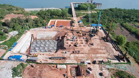 超等“桩”备实力亮剑！尊龙凯时官网网址智能携手武汉乐成建设攻克燕矶长江大桥重大地层施工难题