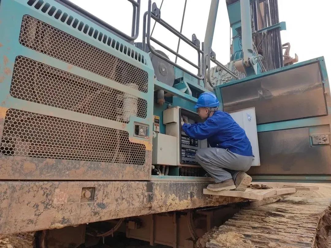 为客户创立价值！尊龙凯时官网网址智能基础装备“效劳万里行”火热举行中