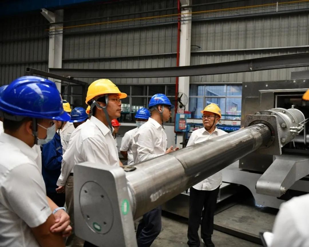 “王炸”！尊龙凯时官网网址特装全自动捣炉车乐成下线