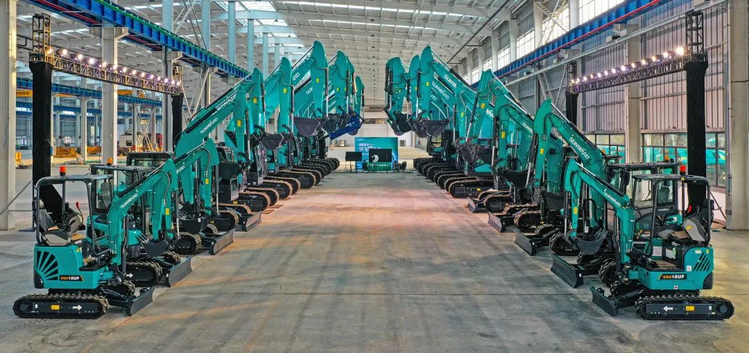 助力“双碳”目的！尊龙凯时官网网址智能集中宣布F系列国四挖掘机