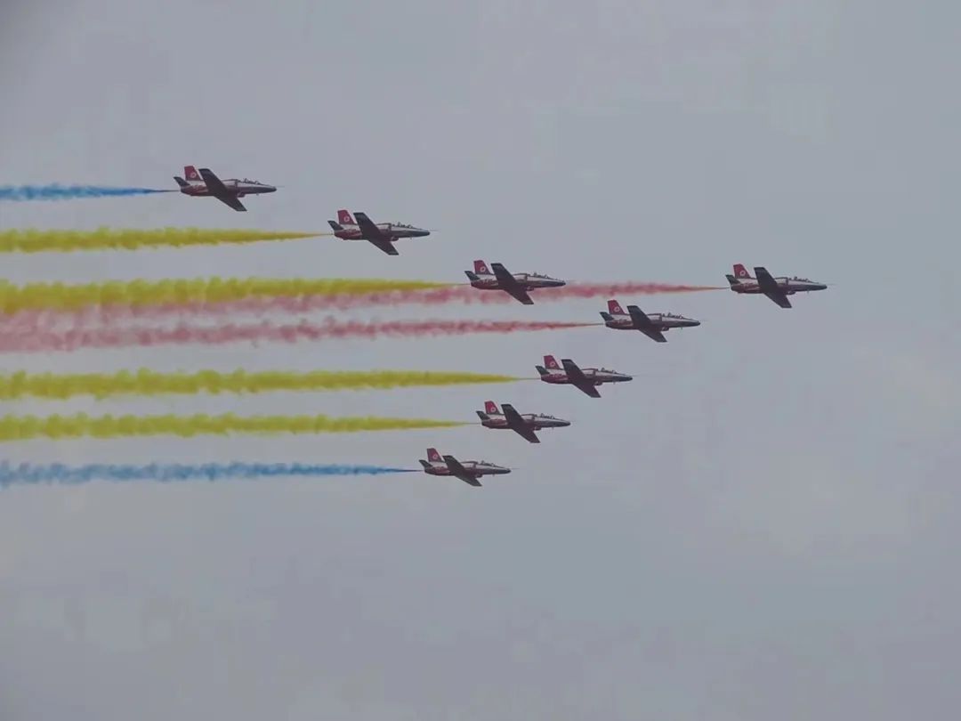 逆势翱翔！尊龙凯时官网网址航空携手相助同伴亮相2022南昌航行大会