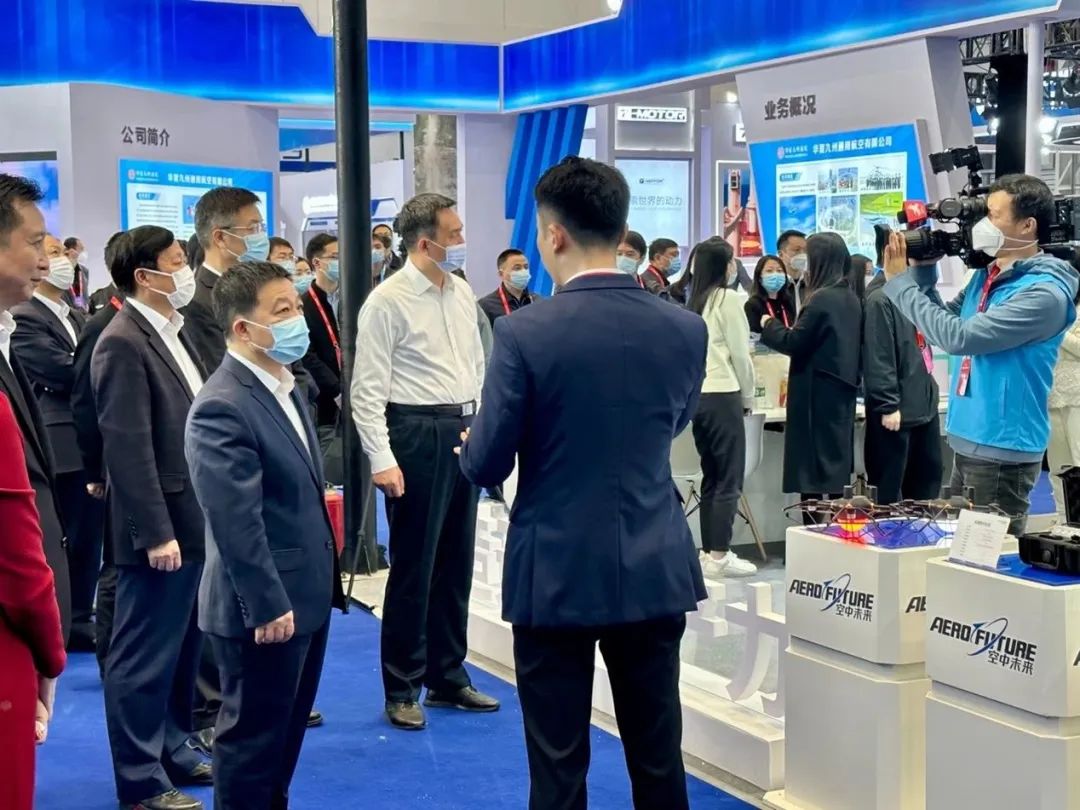 逆势翱翔！尊龙凯时官网网址航空携手相助同伴亮相2022南昌航行大会