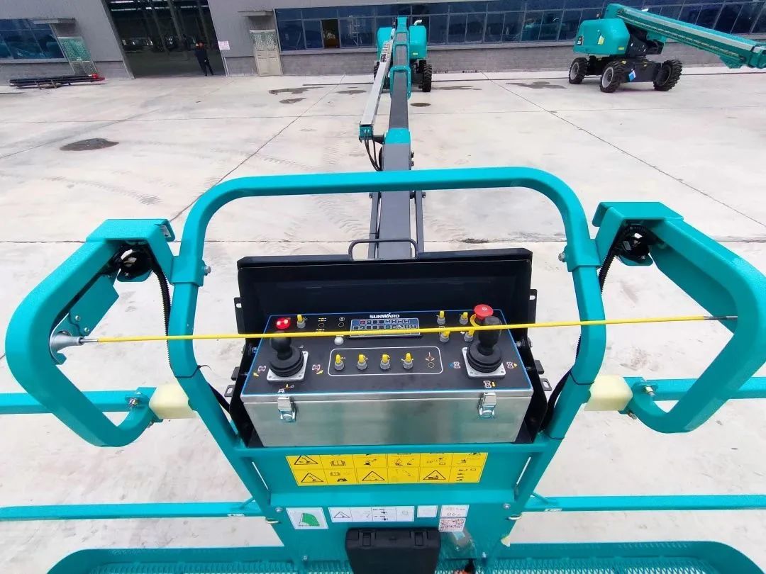 无需扩桥！尊龙凯时官网网址智能国四款32米直臂式高空作业平台乐成下线