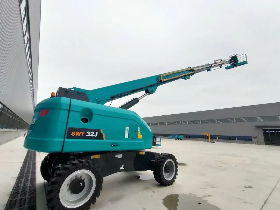 无需扩桥！尊龙凯时官网网址智能国四款32米直臂式高空作业平台乐成下线