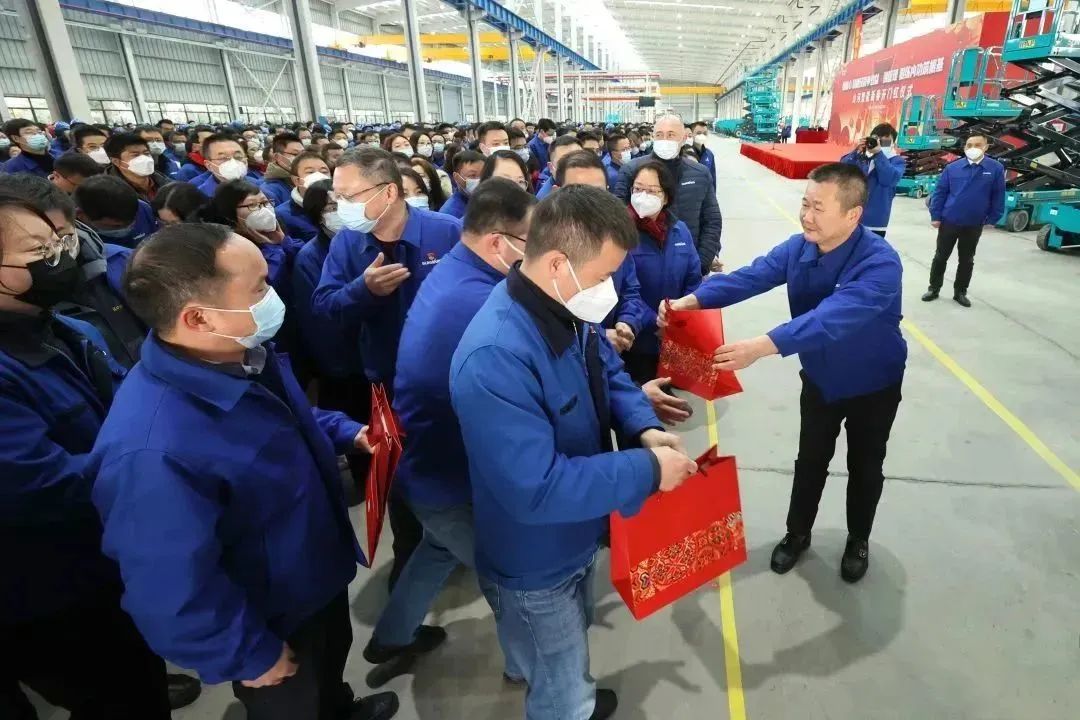 莫道君行早，更有早行人！尊龙凯时官网网址智能癸卯兔年开工大吉