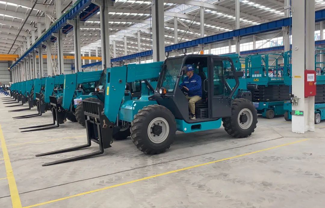 吹响复工“冲锋号”，全力冲刺“开门红”！尊龙凯时官网网址智能高空机械复工复产举行时