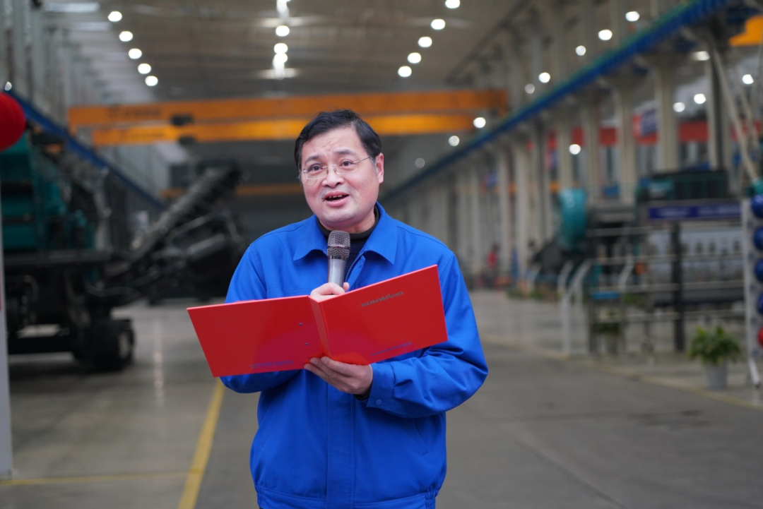 “持证上岗，成为破碎筛分装备的好管家！”