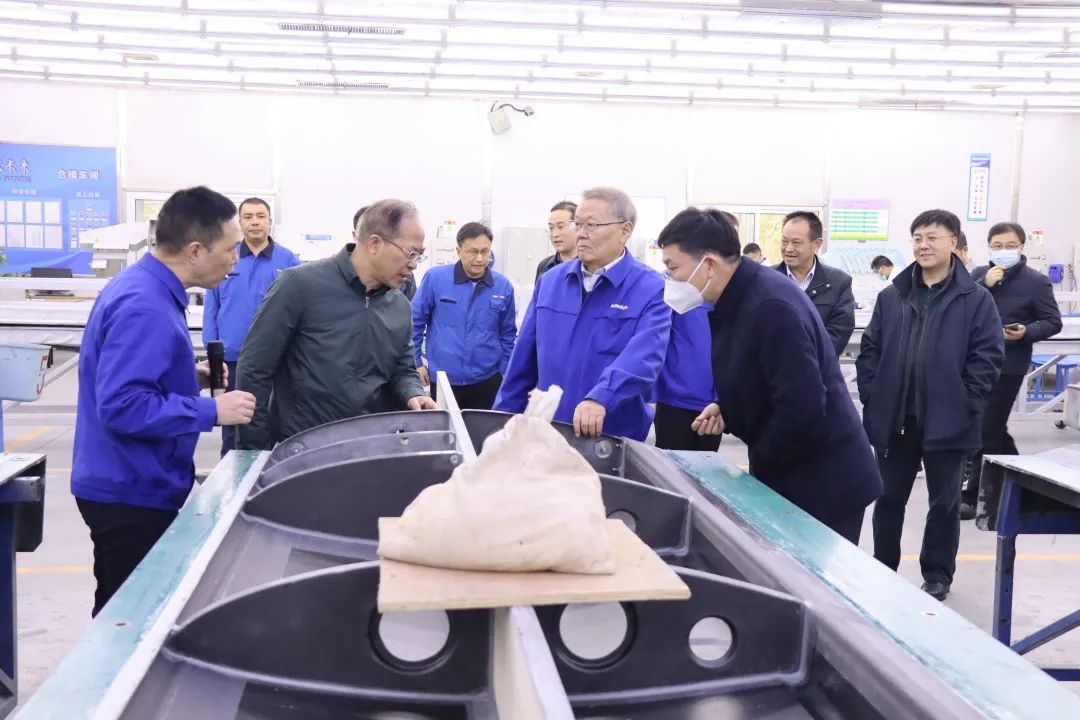 广州市国资委主任陈德俊考察尊龙凯时官网网址智能航空工业基地