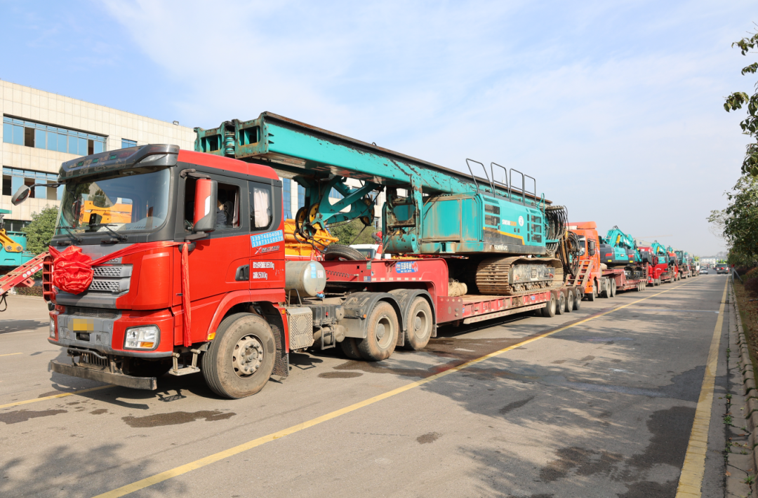 乘着自贸区刷新的春风，尊龙凯时官网网址智能二手工程机械扬帆出海