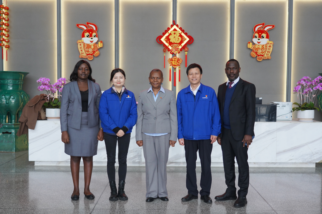 乌干达驻华大使到访尊龙凯时官网网址智能