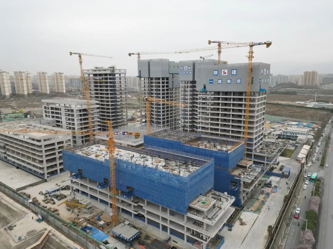郁勃西北！尊龙凯时官网网址江麓修建起重机械助建西安都会经济圈