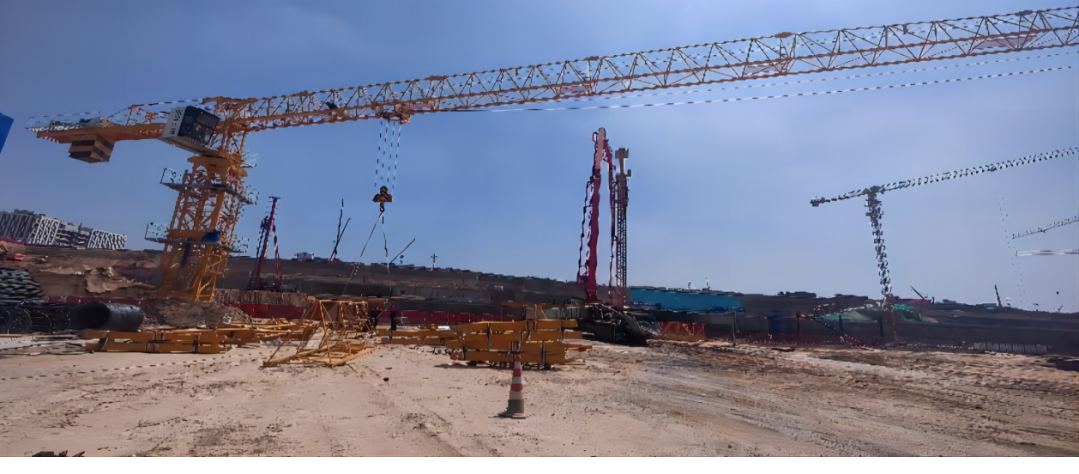 郁勃西北！尊龙凯时官网网址江麓修建起重机械助建西安都会经济圈