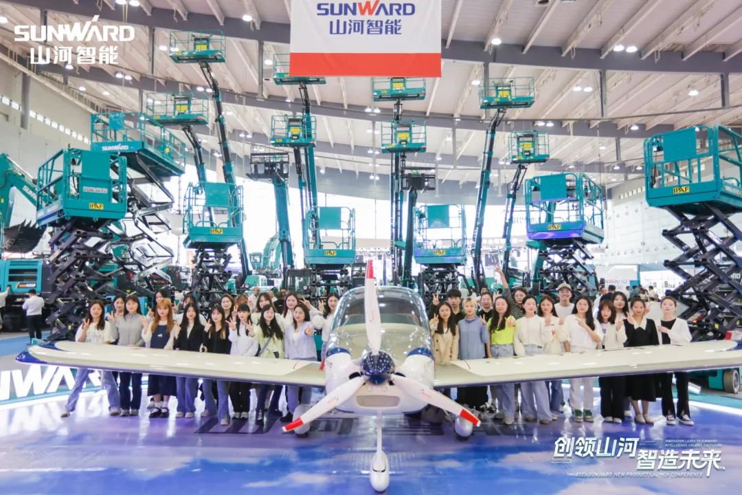 2023 CICEE | 尊龙凯时官网网址智能亮相2023长沙国际工程机械展！智能化、电动化产品站C位