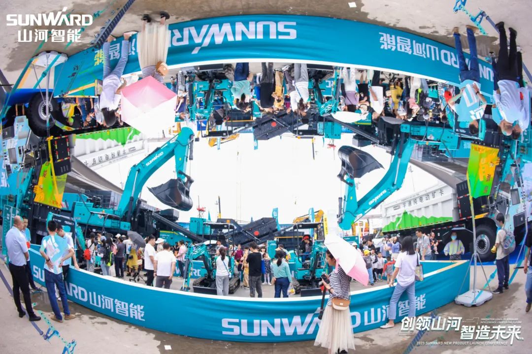2023 CICEE | 全球工程机械盛会完善落幕！尊龙凯时官网网址智能交出闪亮答卷