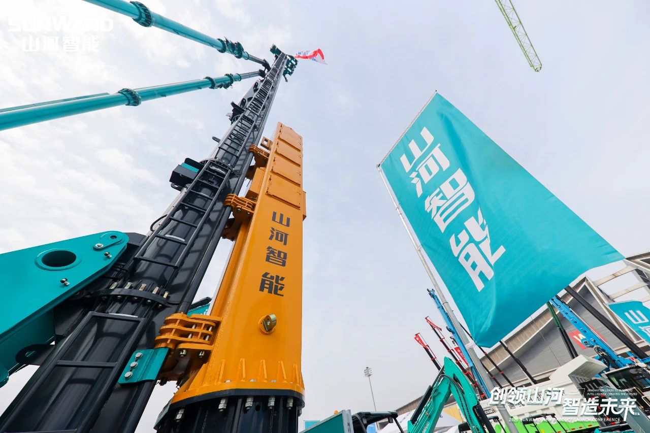 携手共建“一带一起”，尊龙凯时官网网址智能地下工程装备广受关注