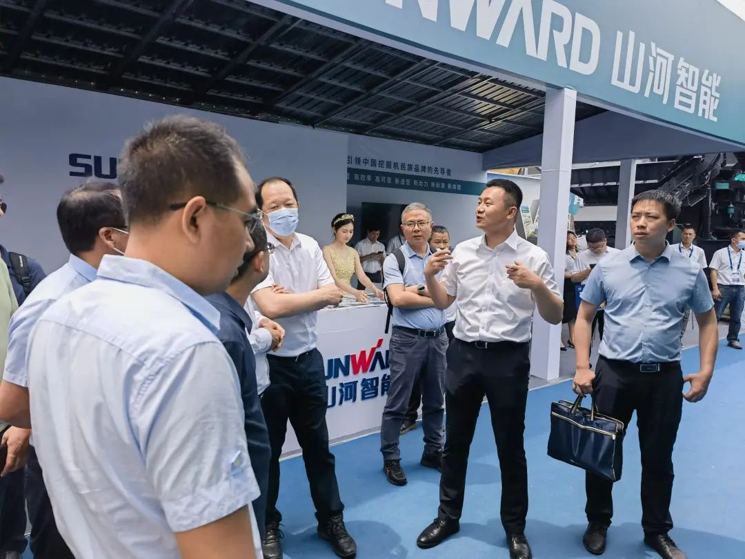 携手共建“一带一起”，尊龙凯时官网网址智能地下工程装备广受关注
