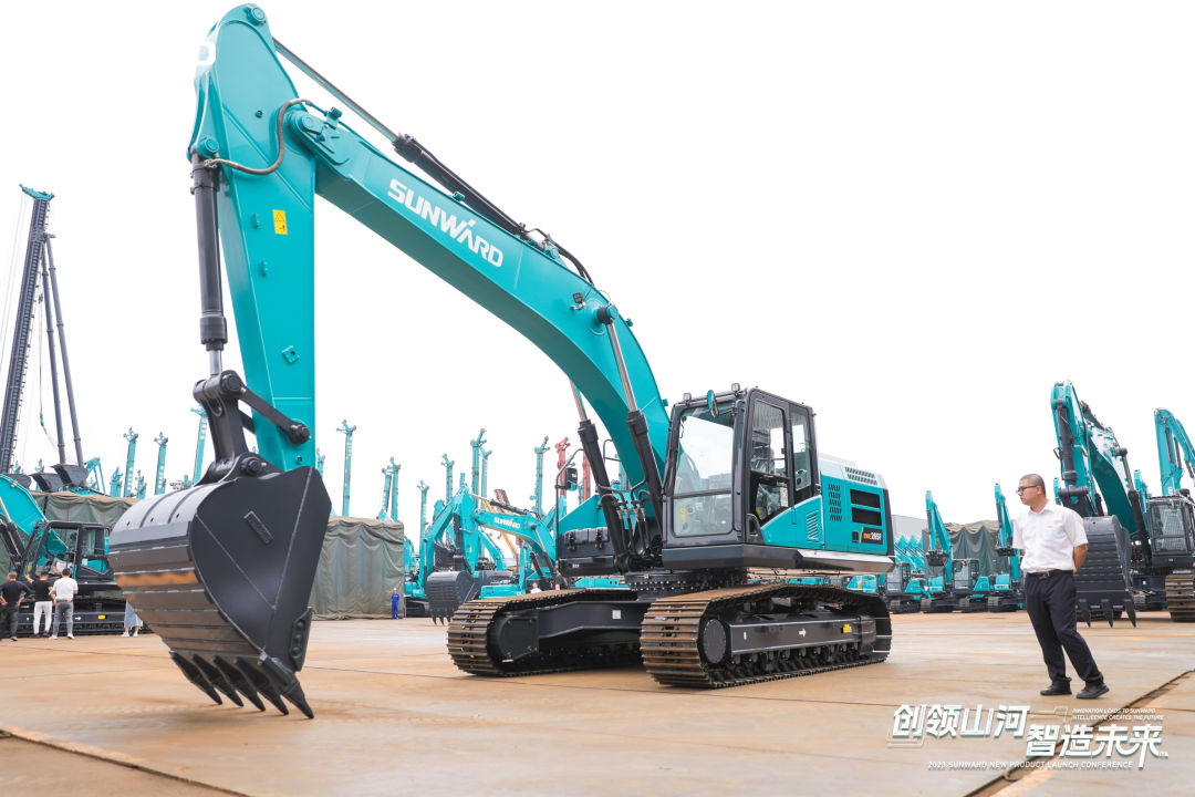 精品出击、互动一直！尊龙凯时官网网址智能F系列挖掘机闪灼长沙展