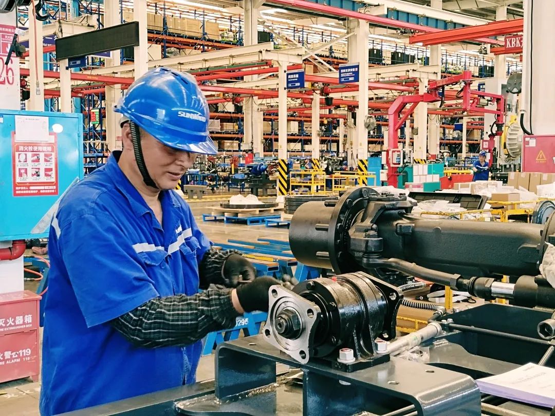 劳动庆幸，创立伟大！纪录那些通俗且伟大的劳动瞬间