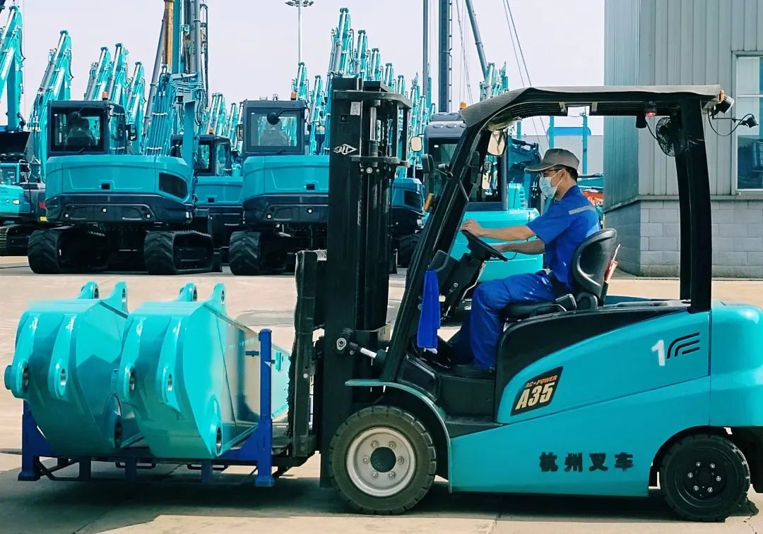 劳动庆幸，创立伟大！纪录那些通俗且伟大的劳动瞬间