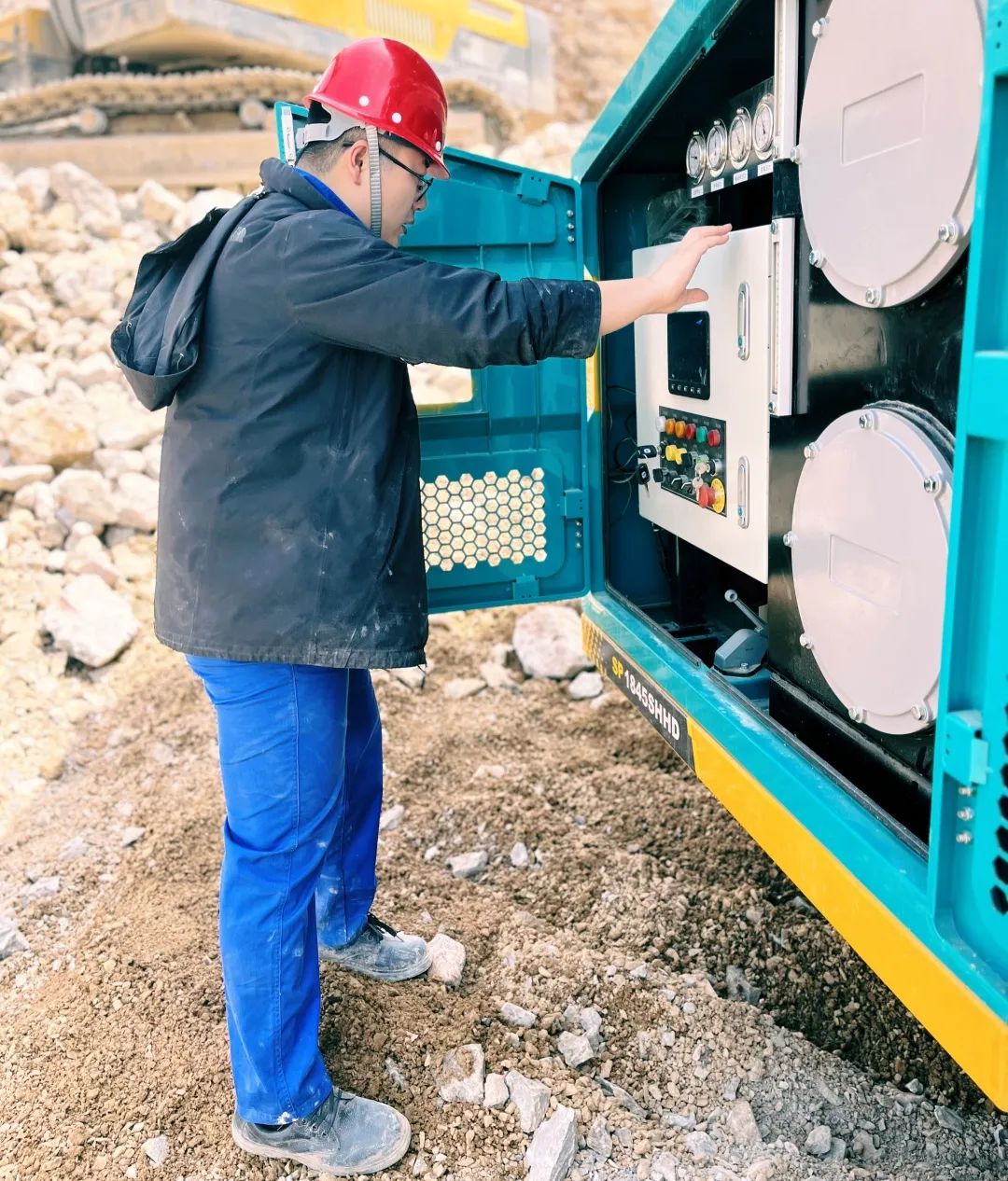 劳动庆幸，创立伟大！纪录那些通俗且伟大的劳动瞬间