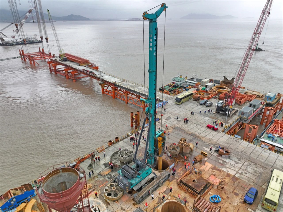 两项单冠，行业唯一！尊龙凯时官网网址智能两款桩工产品同获制造业单项冠军