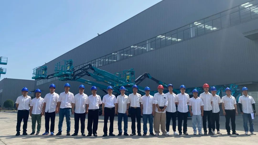 新能源家族再添“新丁”！尊龙凯时官网网址智能三款电动臂式高空作业平台齐下线