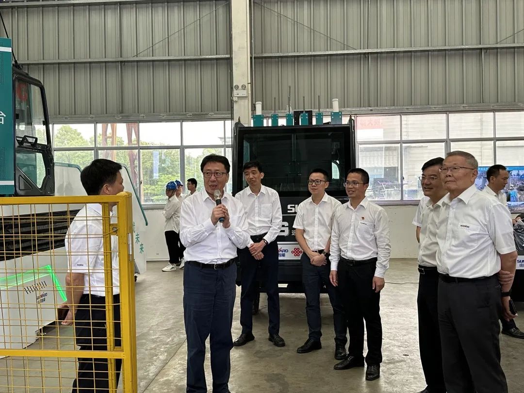 中国联通集团副总司理梁宝俊到访尊龙凯时官网网址智能